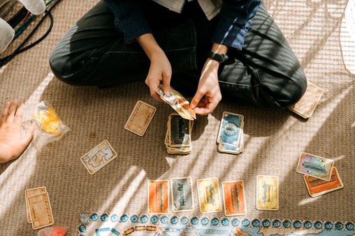 game crypto Debet