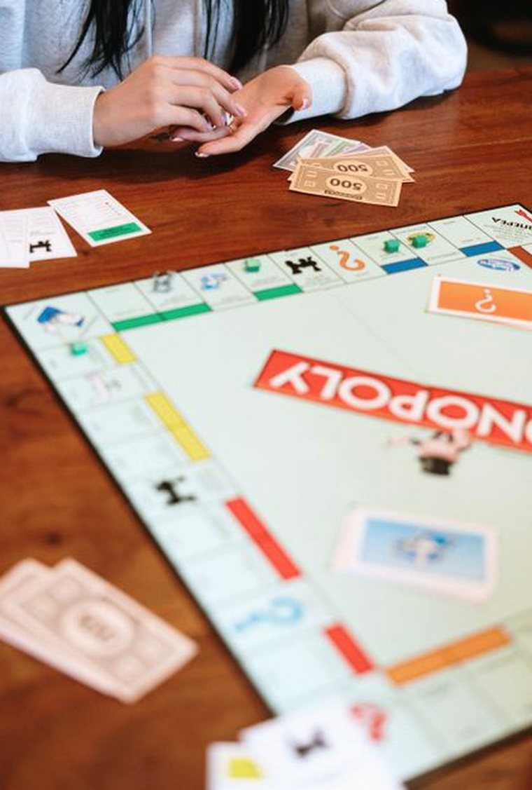 game crypto Debet
